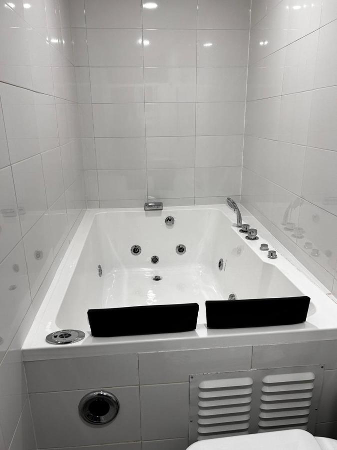 #2# Apartamento Jacuzzi Xl Sevilla Centro Екстериор снимка